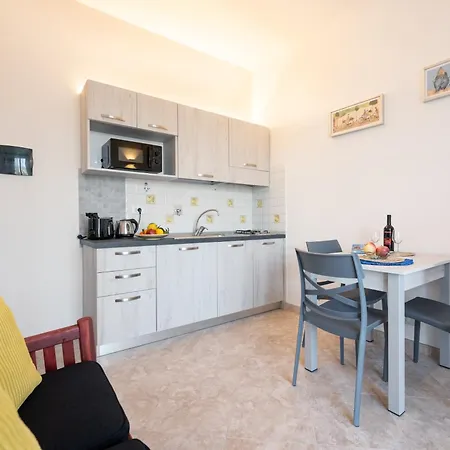 Keys Of Italy - Orsini 70 - 1 Bedroom With River View Apartment *