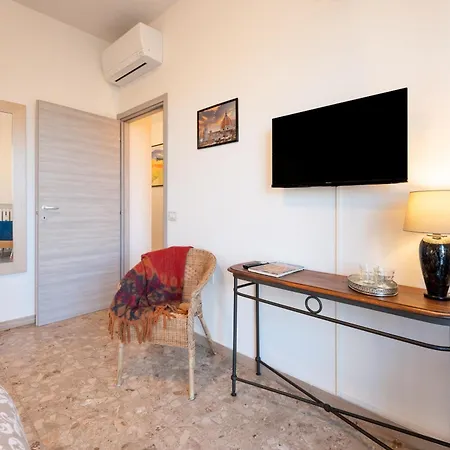 Keys Of Italy - Orsini 70 - 1 Bedroom With River View Apartment